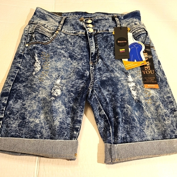 NWT Benava Butt Lifting Jean Shorts Acid Wash Stretchy Size 20 - Picture 1 of 16